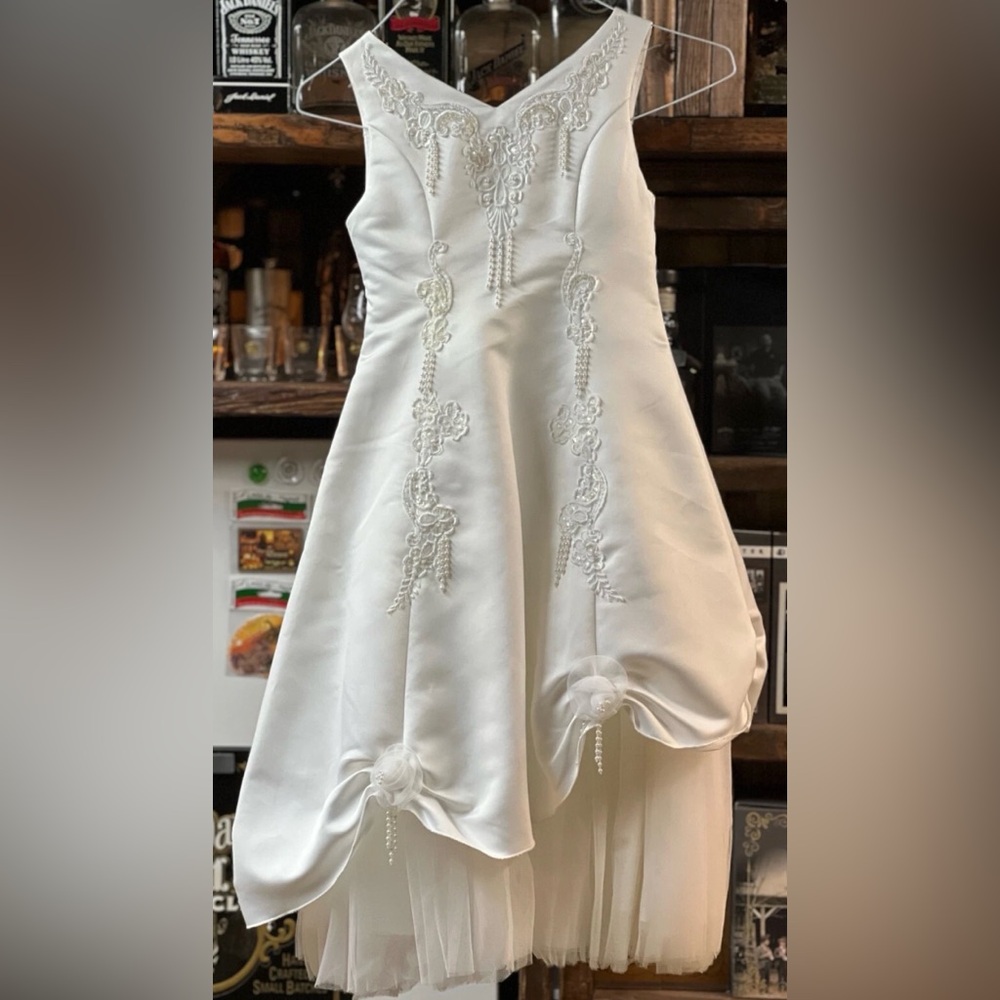 iris & ivy White Beaded Flower-Accent Formal Dress for Girls